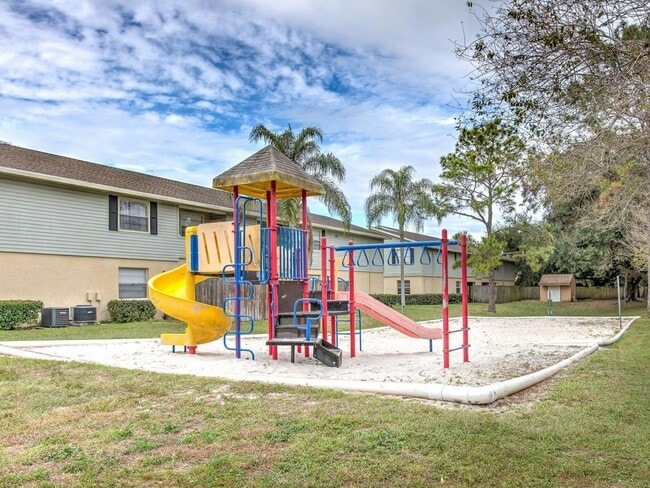 Building Photo - 538 Golden Raintree Pl