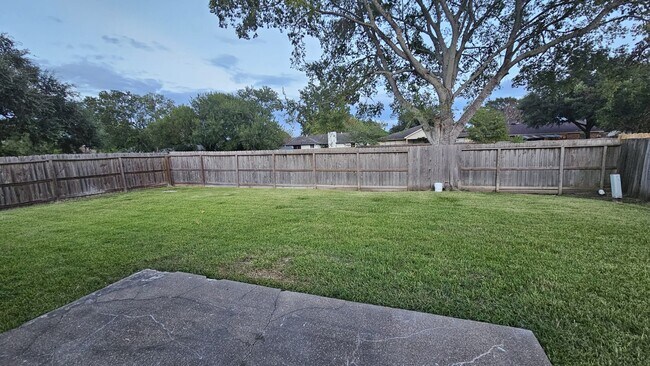 Building Photo - 10303 Old Towne Ln