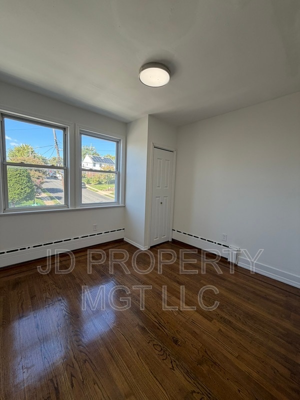 Building Photo - 21 Van Court Land Pl
