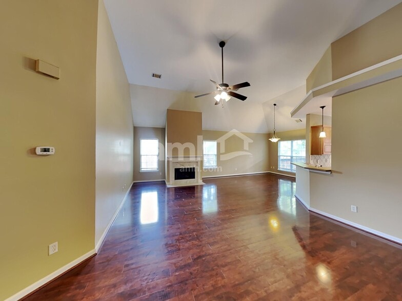 Building Photo - 5105 Bay Overlook Dr