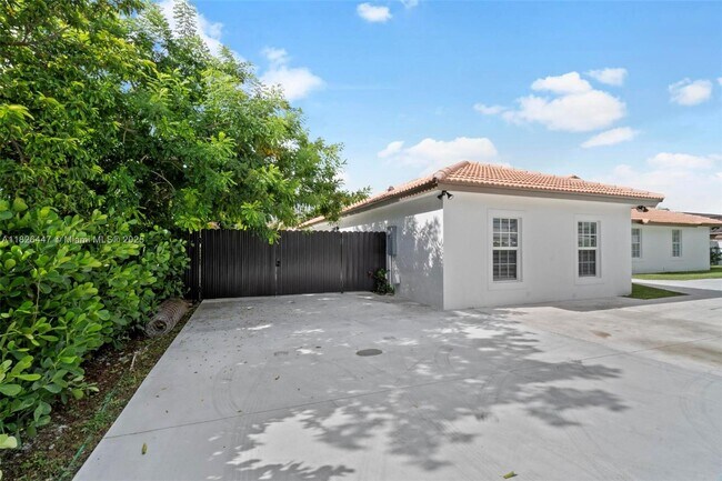 Building Photo - 15862 SW 286th St