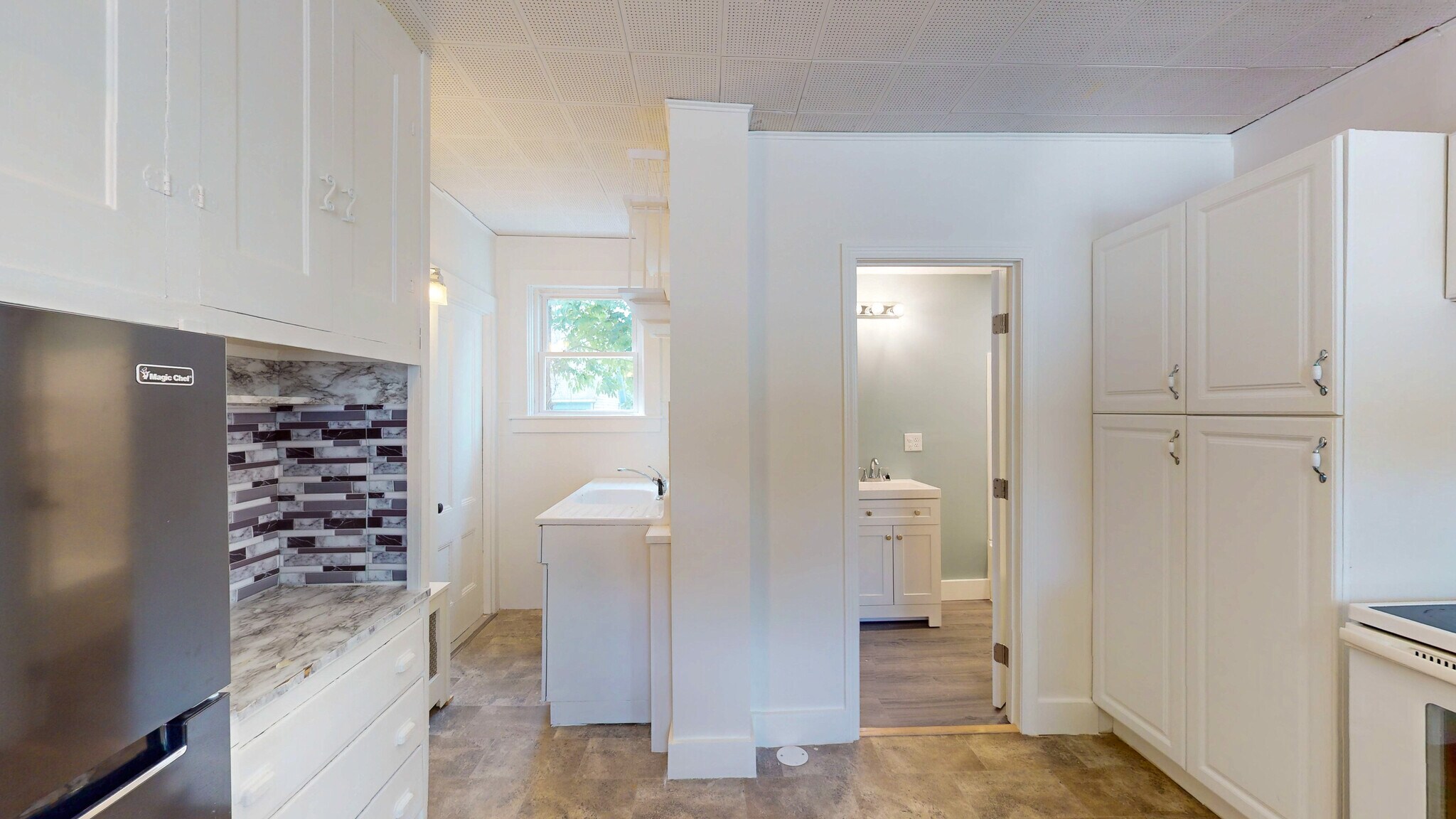 Building Photo - 10 Barrows St