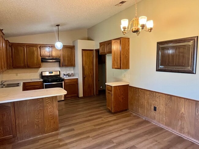 Building Photo - Cozy 3-Bed 2-Bath in Edmond
