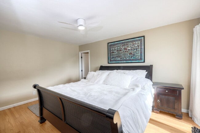 Building Photo - "Charming Coastal Retreat: 3-Bedroom Sanctuary on Agate Street, San Diego"