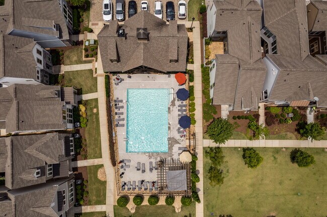 Building Photo - 1032 Moorewood Ln S E