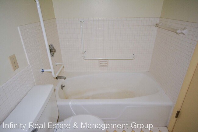 Building Photo - 2 br, 2 bath House - 410 6th Ave SW #M10