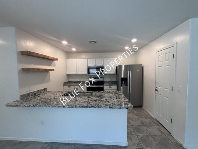 Building Photo - 98 E Mnr Vw Rd