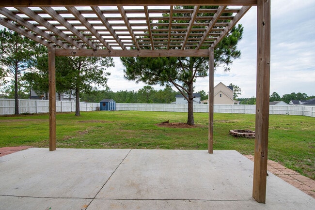 Building Photo - 601 Winfall Dr