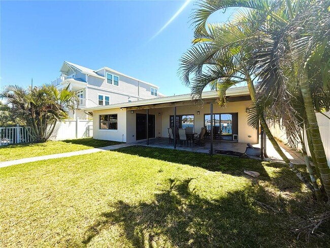 Building Photo - 468 20th Ave