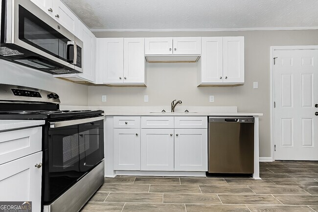 Building Photo - 295 Stoneridge Way