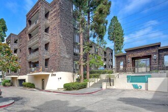 Building Photo - 5780 Friars Rd