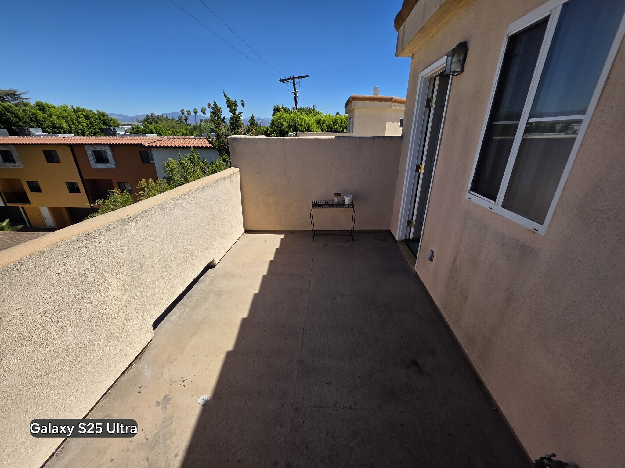 Building Photo - 5242 Vesper Ave