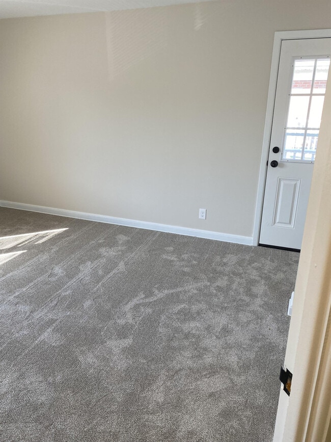 Building Photo - 9421 W North Ave