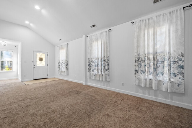 Building Photo - 3216 Marne Ave