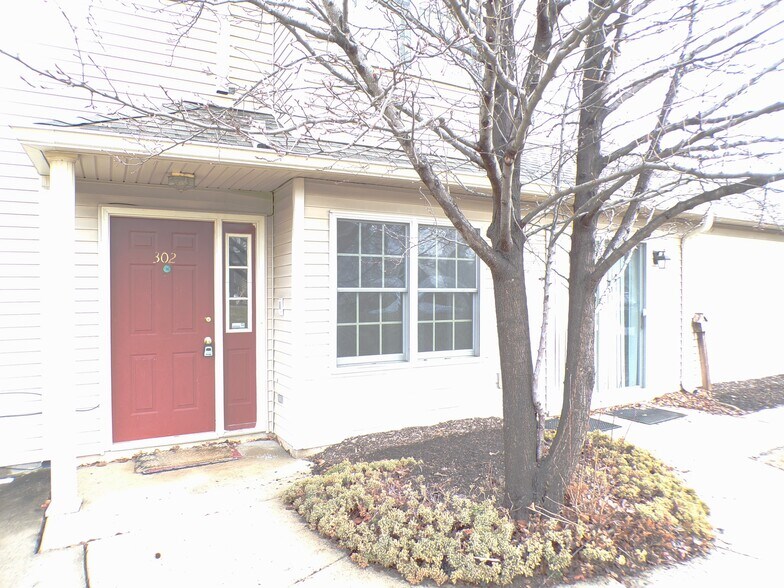 Building Photo - 302 Windsor Pl