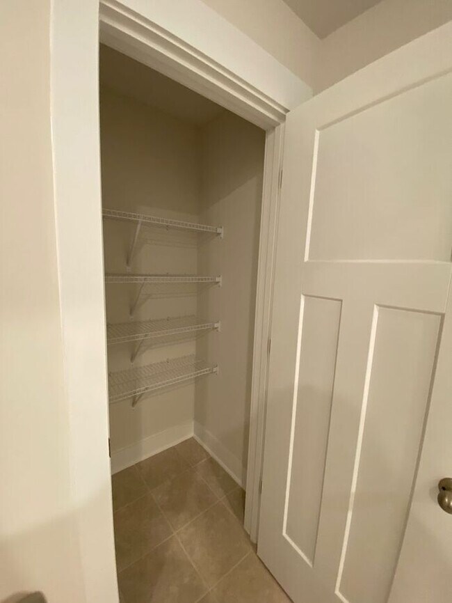 Building Photo - **Coming Soon! **Gorgeous and spacious!