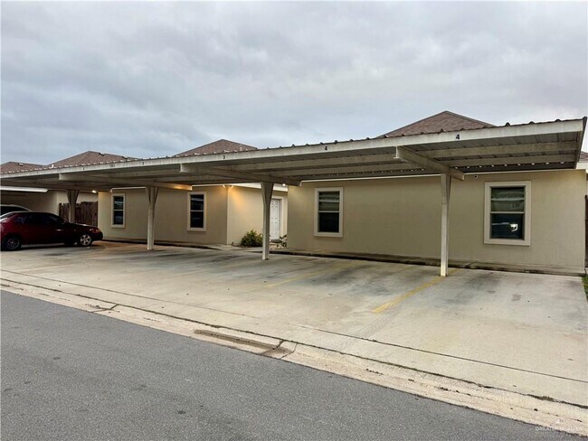 Building Photo - 16 Taft St