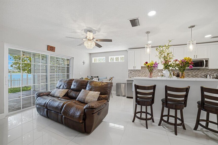 Building Photo - 6466 Buena Vista Dr