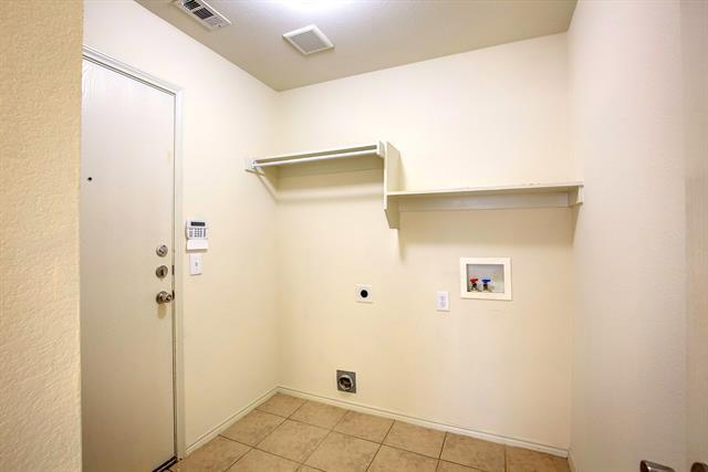 Building Photo - 1720 Desperado Rd