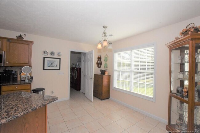 Building Photo - 38 Havistock Ct