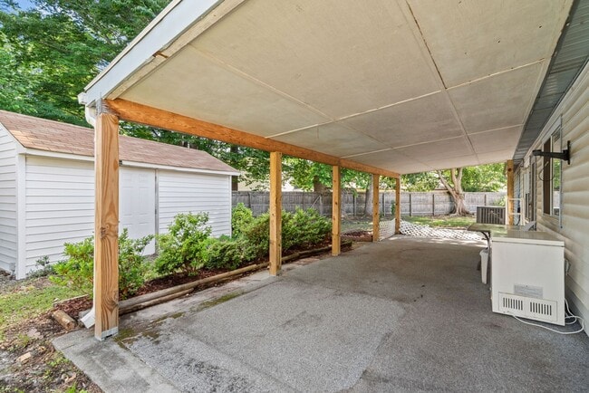 Building Photo - Charming 3-Bedroom Ranch in Quiet Chesapea...