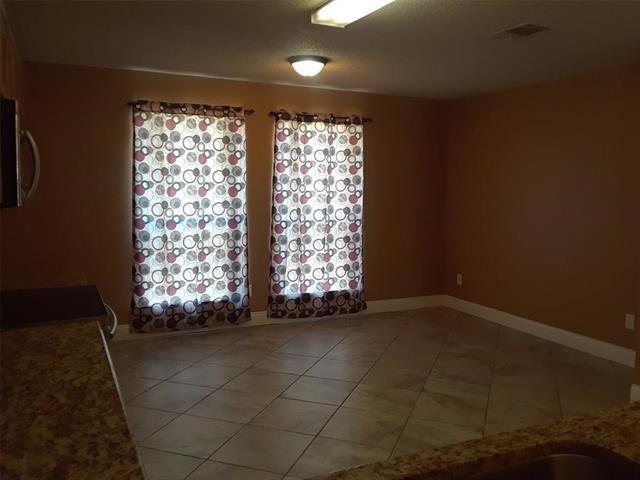 Building Photo - 2428 Collier Dr