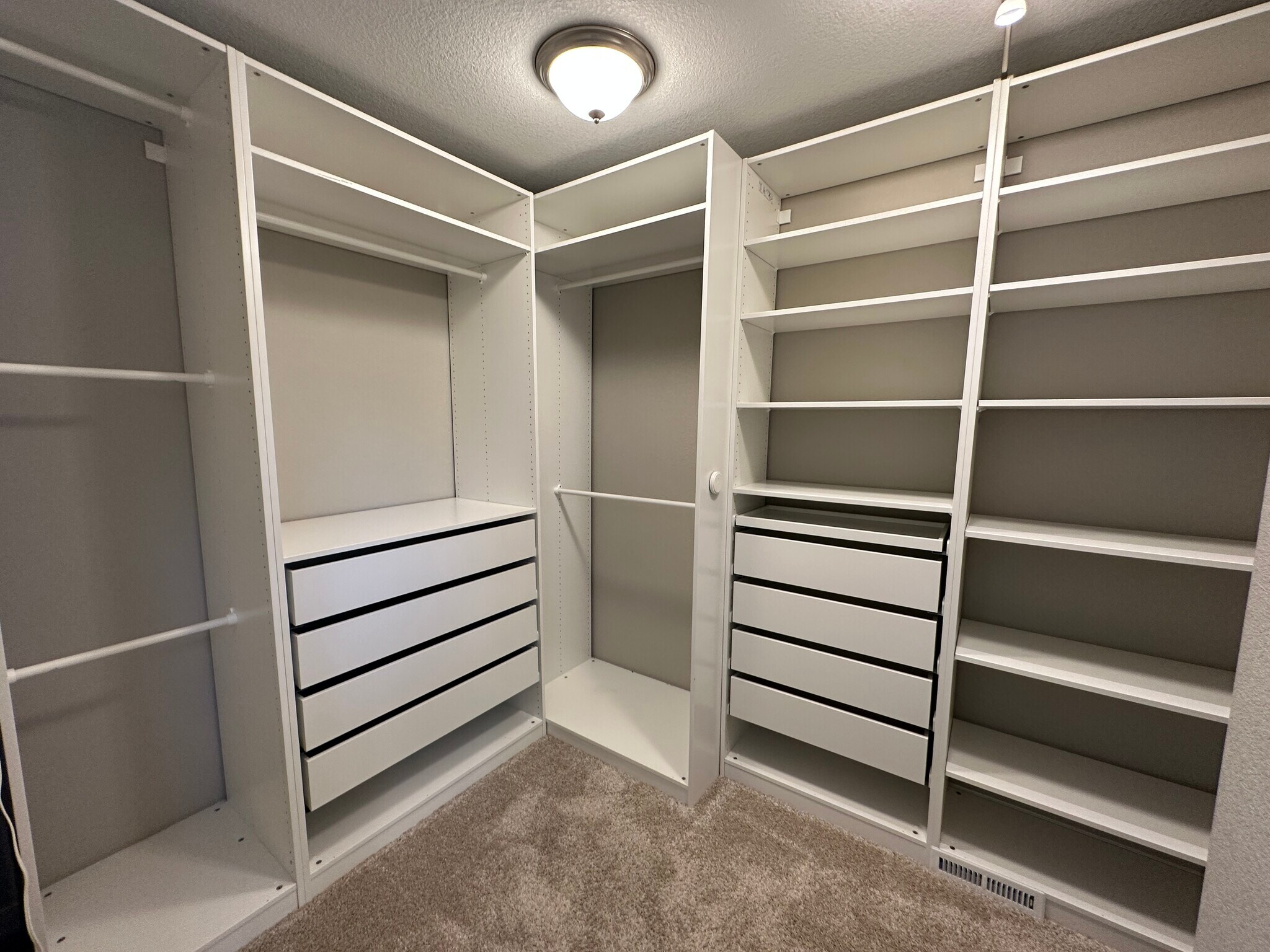 Building Photo - 6737 Sedgerock Ln