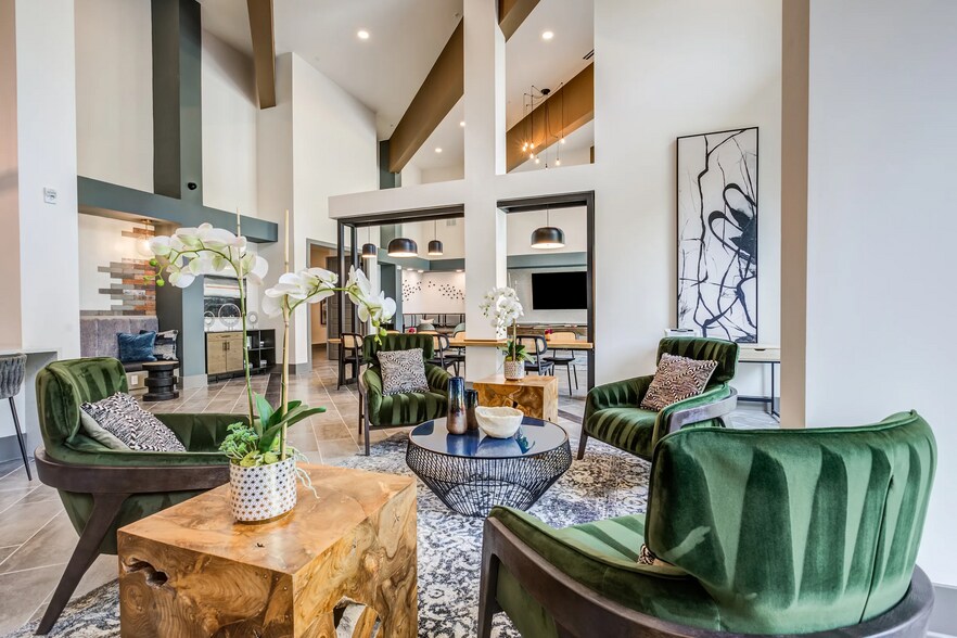 Building Photo - 5340 Periwinkle Hl Ave