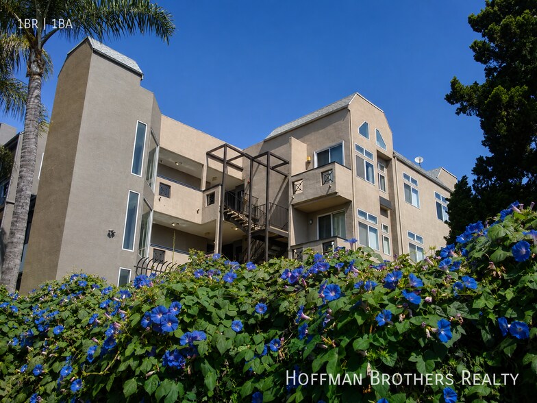 Building Photo - 11473 Riverside Dr