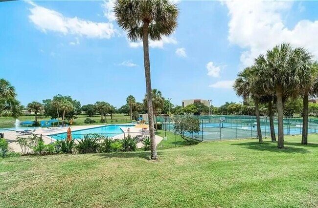 Building Photo - 6921 Environ Blvd