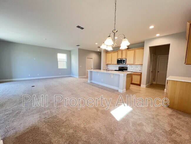 Building Photo - 14521 Crestavista Ave