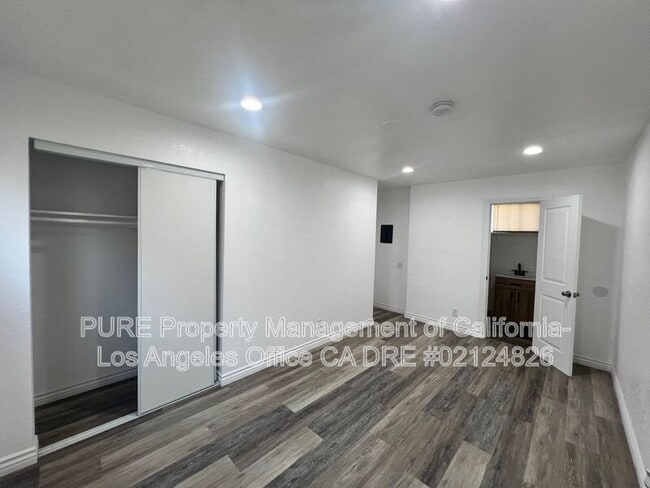 Building Photo - 980 W Battery St