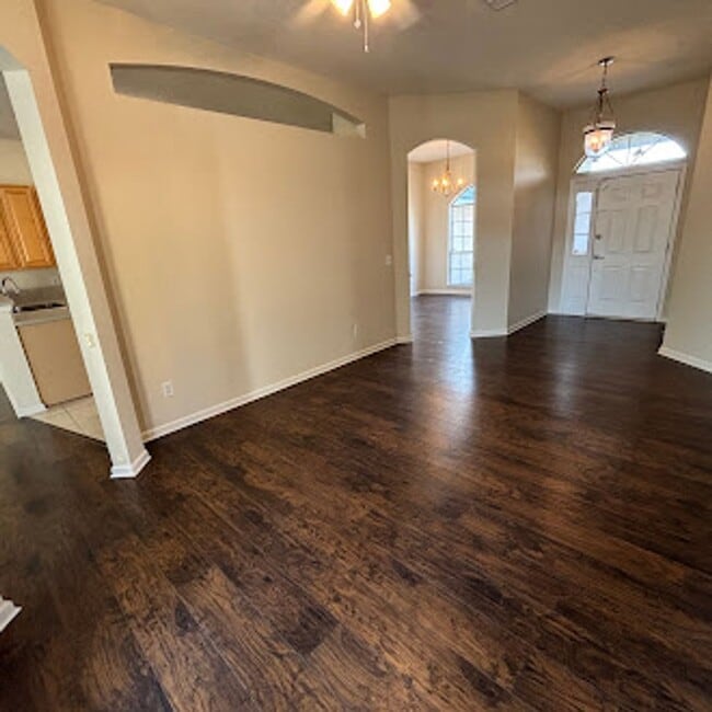 Building Photo - Spacious 3-Bed, 2-Bath Home. Patio. Amenities. Located just minutes from St Johns Town Center and...