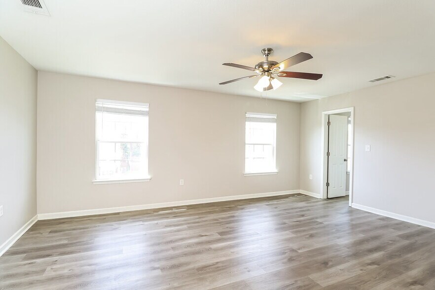 Building Photo - 4234 Grant Martin Dr