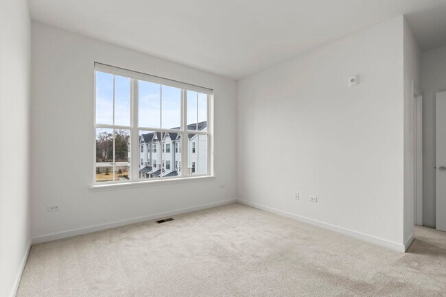 Building Photo - 103 E Crystal Lake Ave