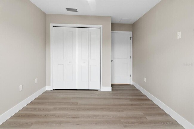 Building Photo - 43 SE 15th Terrace