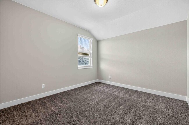 Building Photo - 605 Mallow Rd
