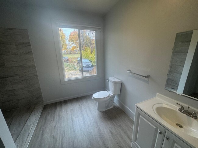 Building Photo - 149 Farrand Park