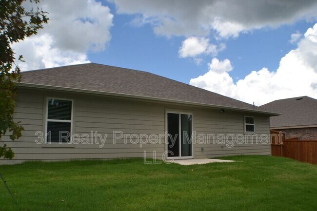 Building Photo - 3424 Brookstone Dr