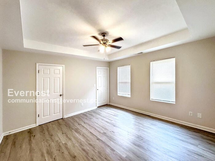 Building Photo - 915 Ridge Ave NW