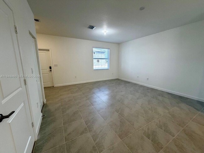 Building Photo - 254 10th Ct