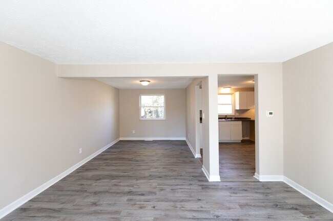 Building Photo - 4 bed 2.5 bath 2 story home with full deck located in Decatur Township