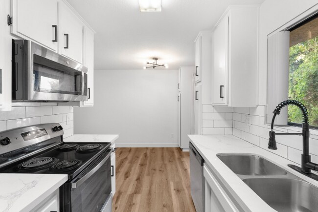 Building Photo - 5240 Whitsett Ave