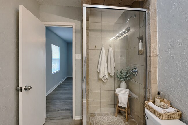 Building Photo - 3BR/2BA Pet-Friendly Home in Westworth Village | Fenced Yard & Garage