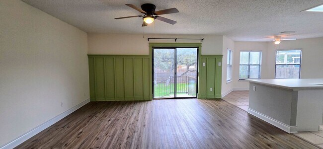 Building Photo - 3 BED/2.5 BATH IN LOVELY SCHERTZ! Less than 5 miles to Randolph AFB