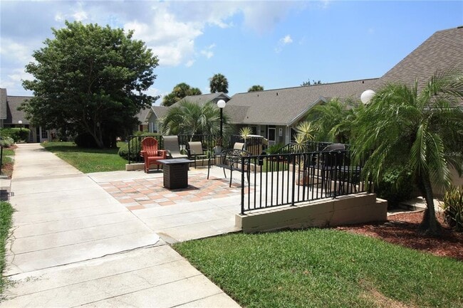 Building Photo - 1098 Villa Ln