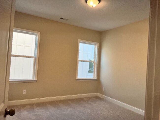 Building Photo - 4091 Aveline Ln