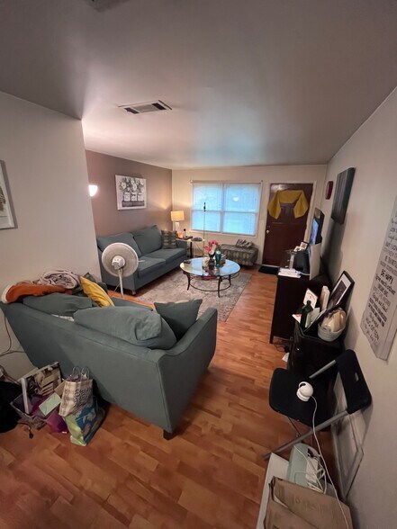 Primary Photo - 2323 NE 12th St