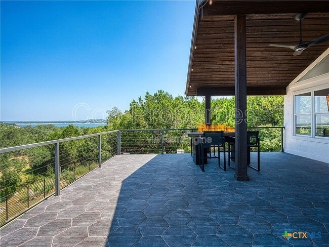 Building Photo - 321 Village View Dr