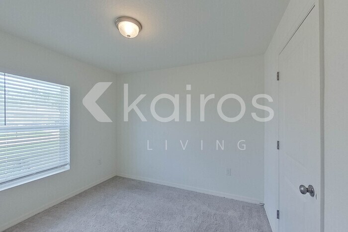 Building Photo - 158 Snedeker St
